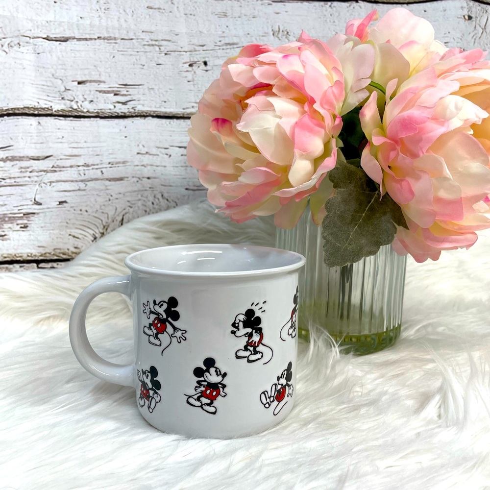 Mickey Mouse 🐭 mug NWT